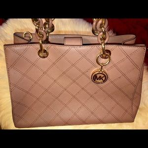 Micheal Kors Cross body bag